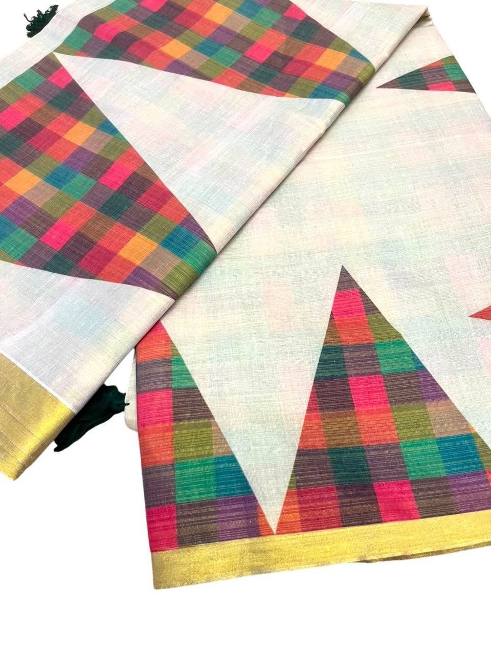 Southloom Kerala Tissue Madras Check Design And Temple Border on the Body WIth Tussles SL551