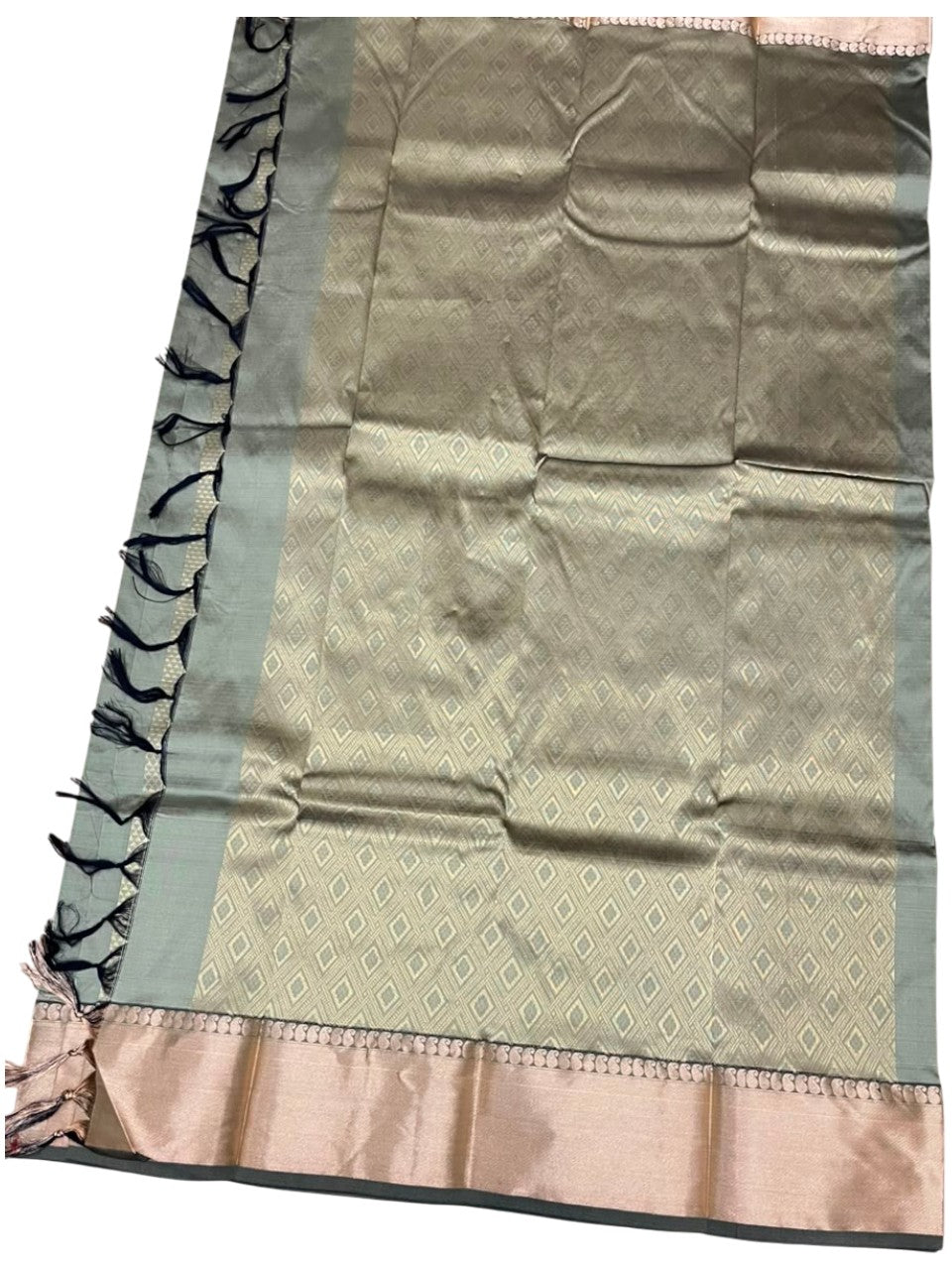 Southloom Silk Saree with Plain Body And Paisley Border in Green SL552