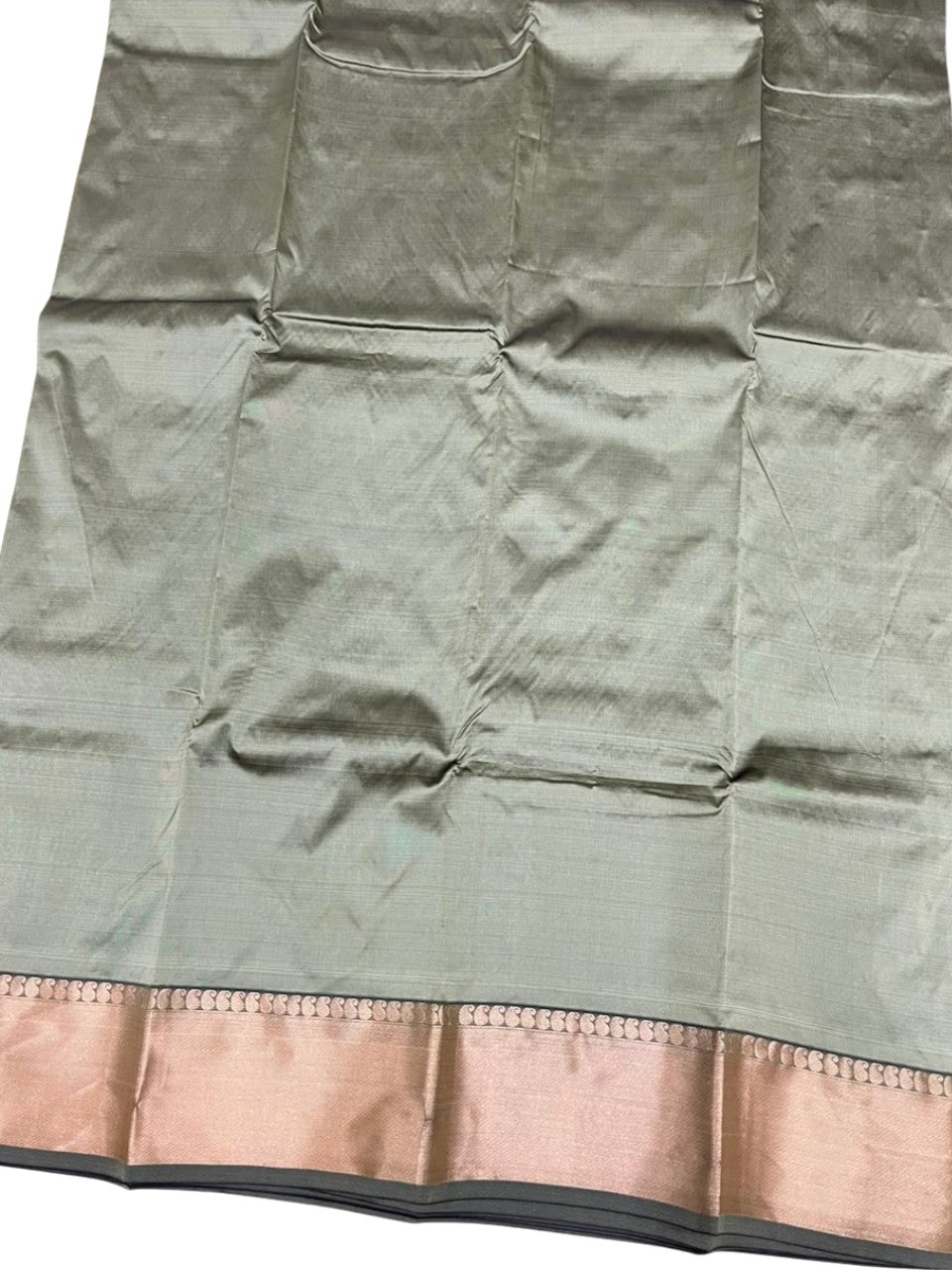 Southloom Silk Saree with Plain Body And Paisley Border in Green SL552