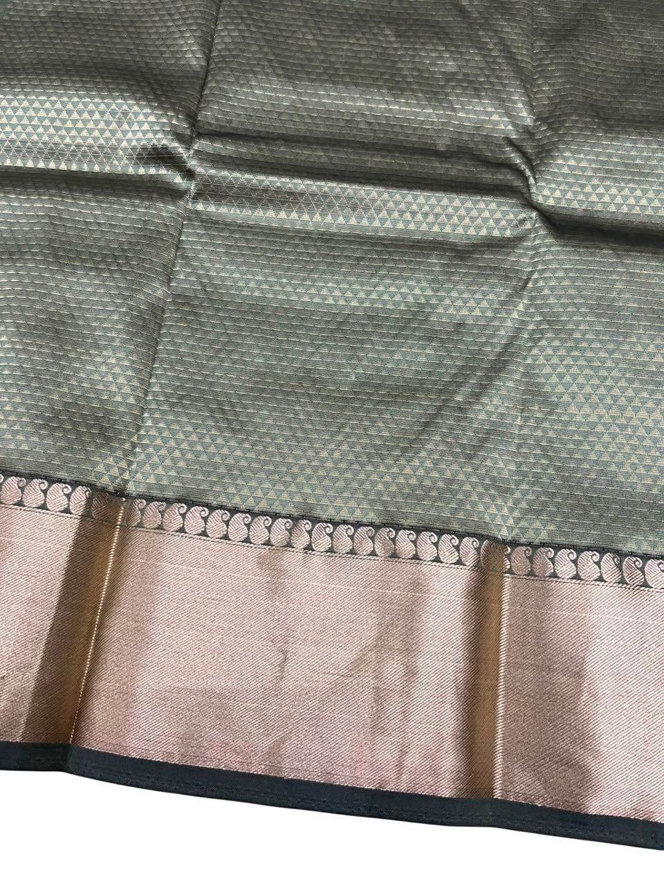 Southloom Silk Saree with Plain Body And Paisley Border in Green SL552