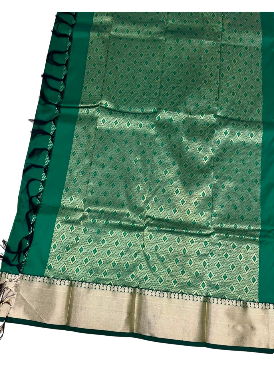 Southloom Silk Saree with Plain Body And Paisley Border in Green SL552