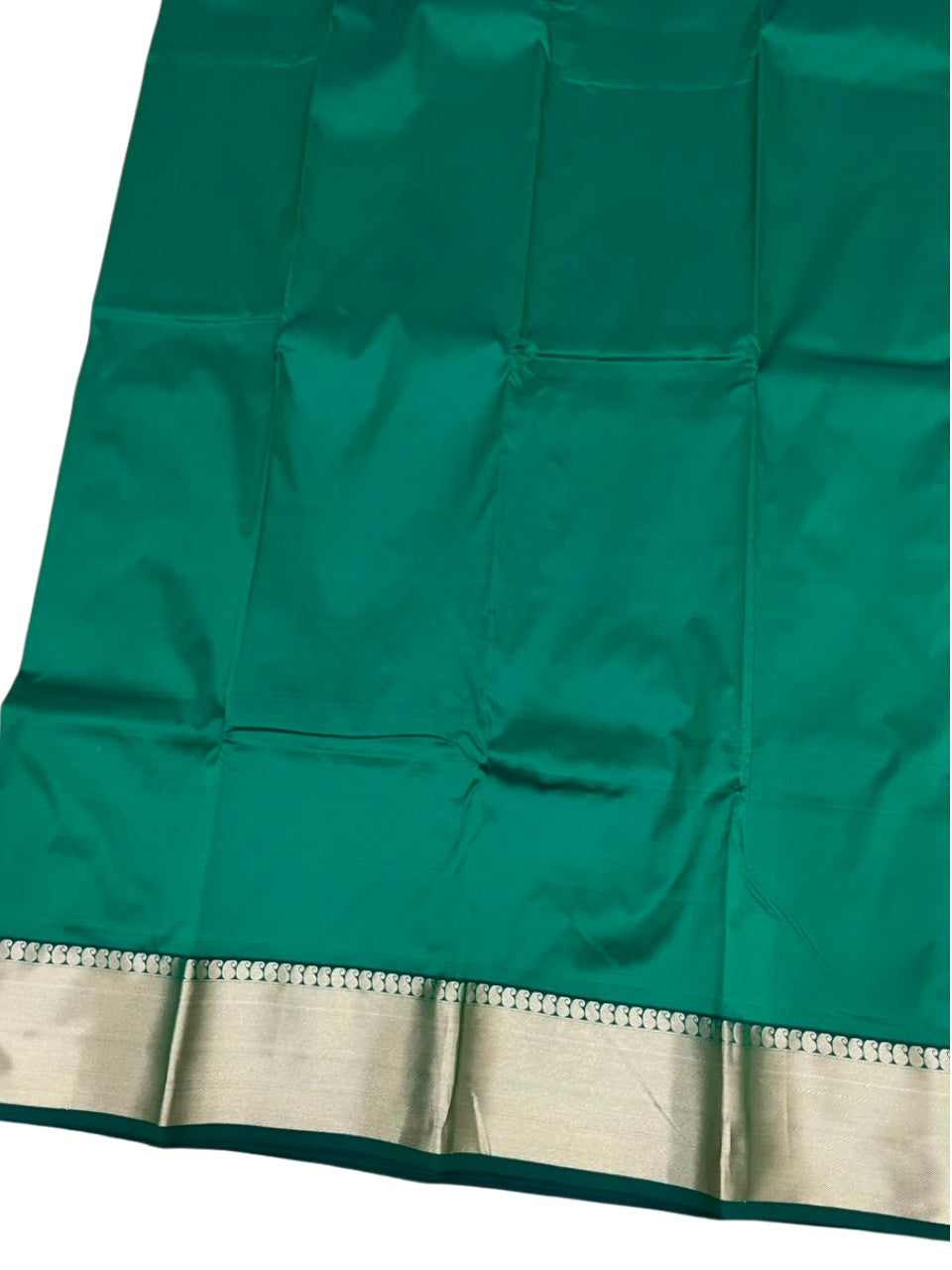 Southloom Silk Saree with Plain Body And Paisley Border in Green SL552