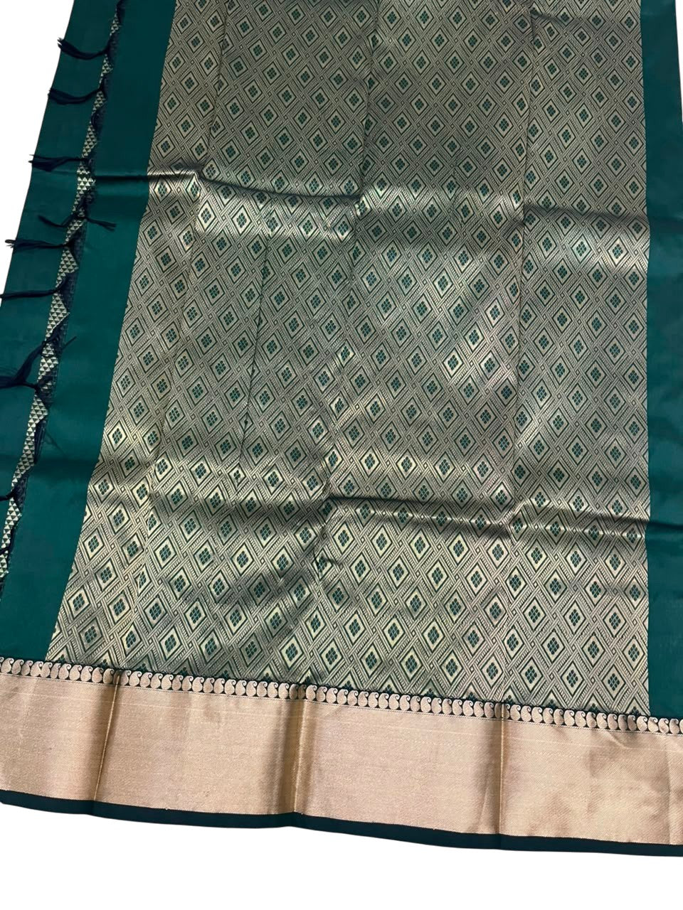 Southloom Silk Saree with Plain Body And Paisley Border in Green SL552
