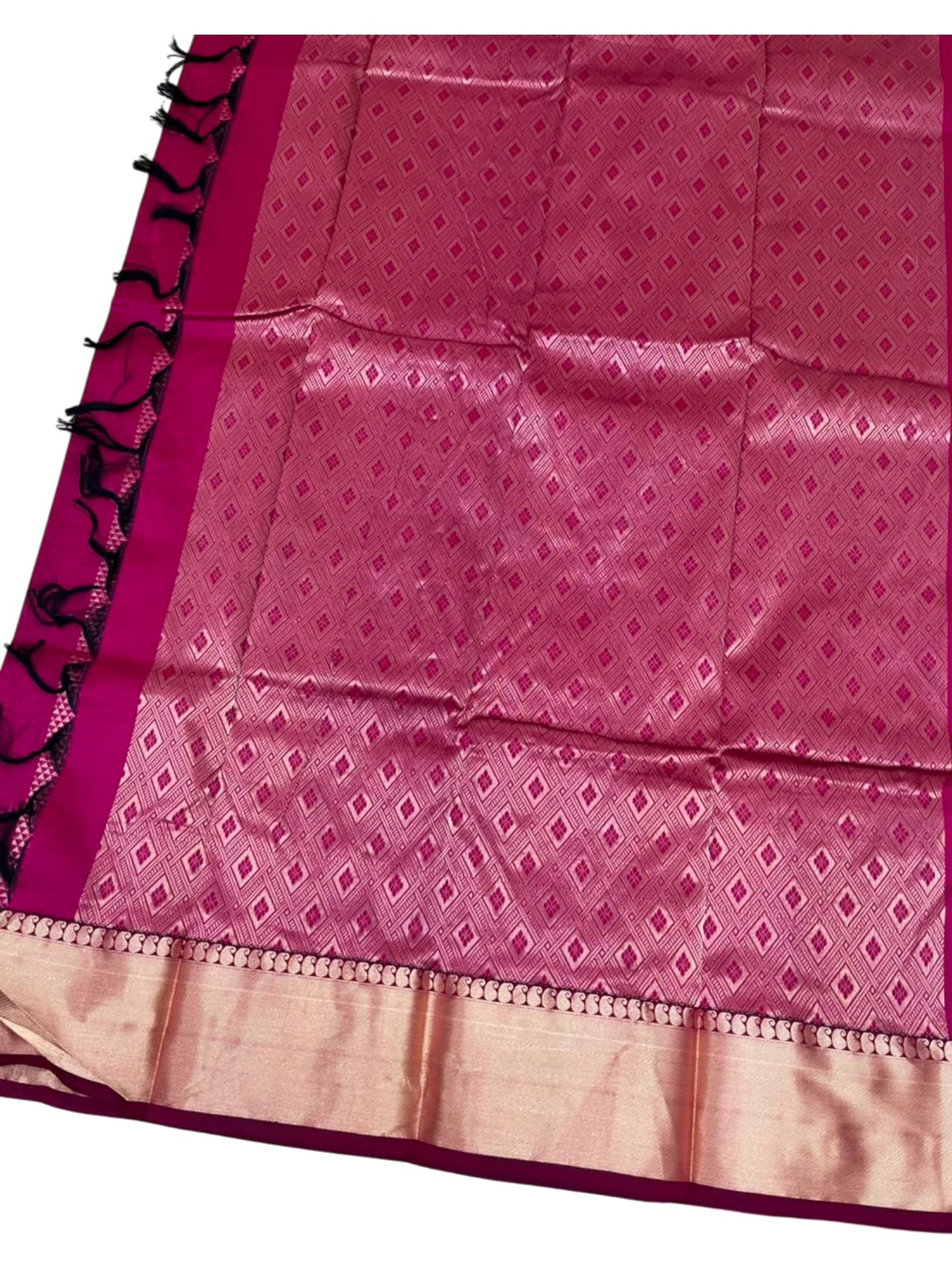 Southloom Silk Saree with Plain Body And Paisley Border in Magenta SL552