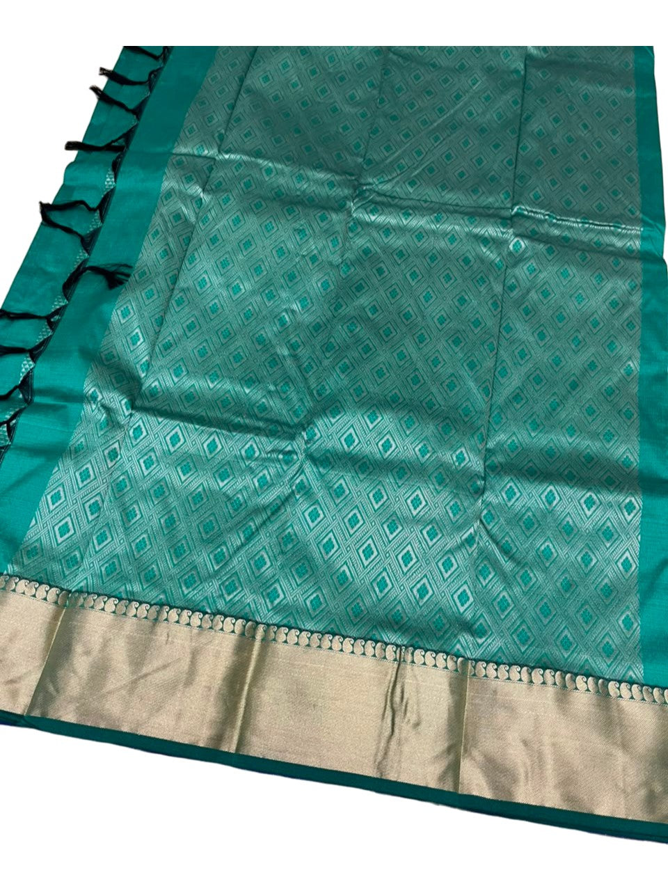 Southloom Silk Saree with Plain Body And Paisley Border in Green SL552