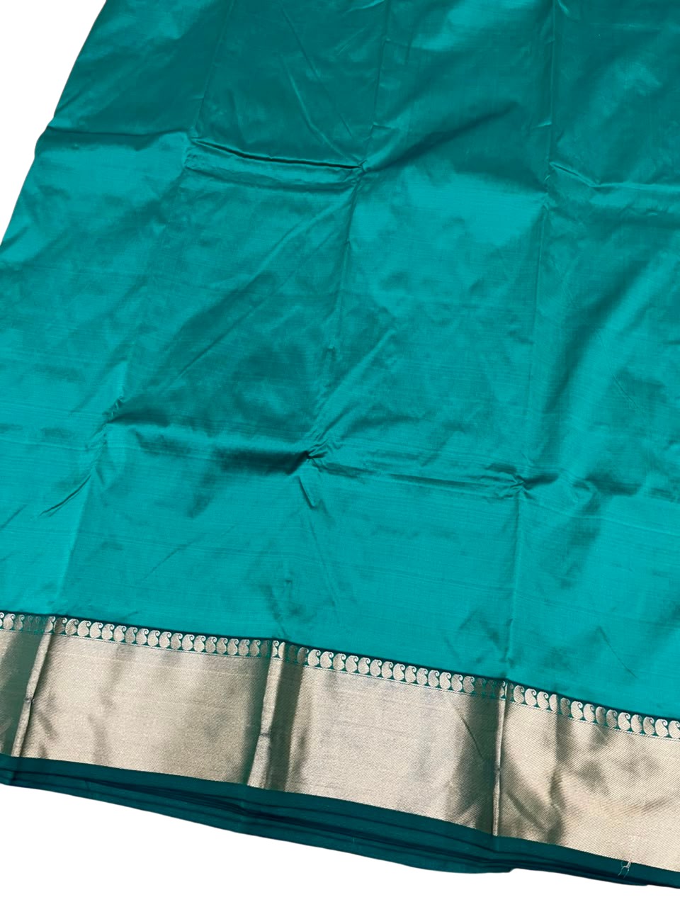 Southloom Silk Saree with Plain Body And Paisley Border in Green SL552