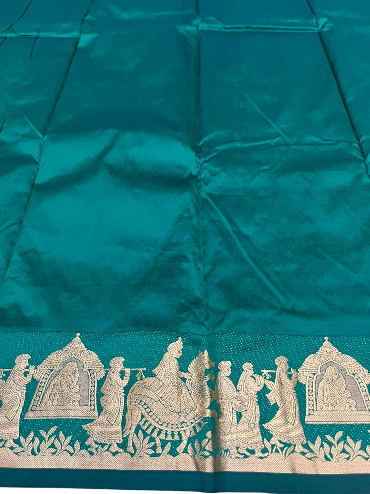 Southloom Silk Saree with Golden Zari Elephant Design On Body And Border in Purple SL553