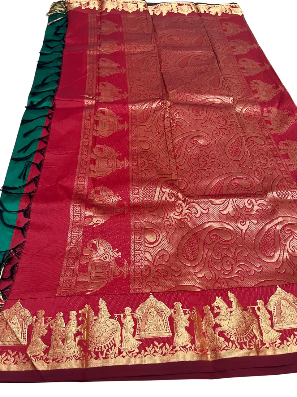 Southloom Silk Saree with Golden Zari Elephant Design On Body And Border in Green SL553