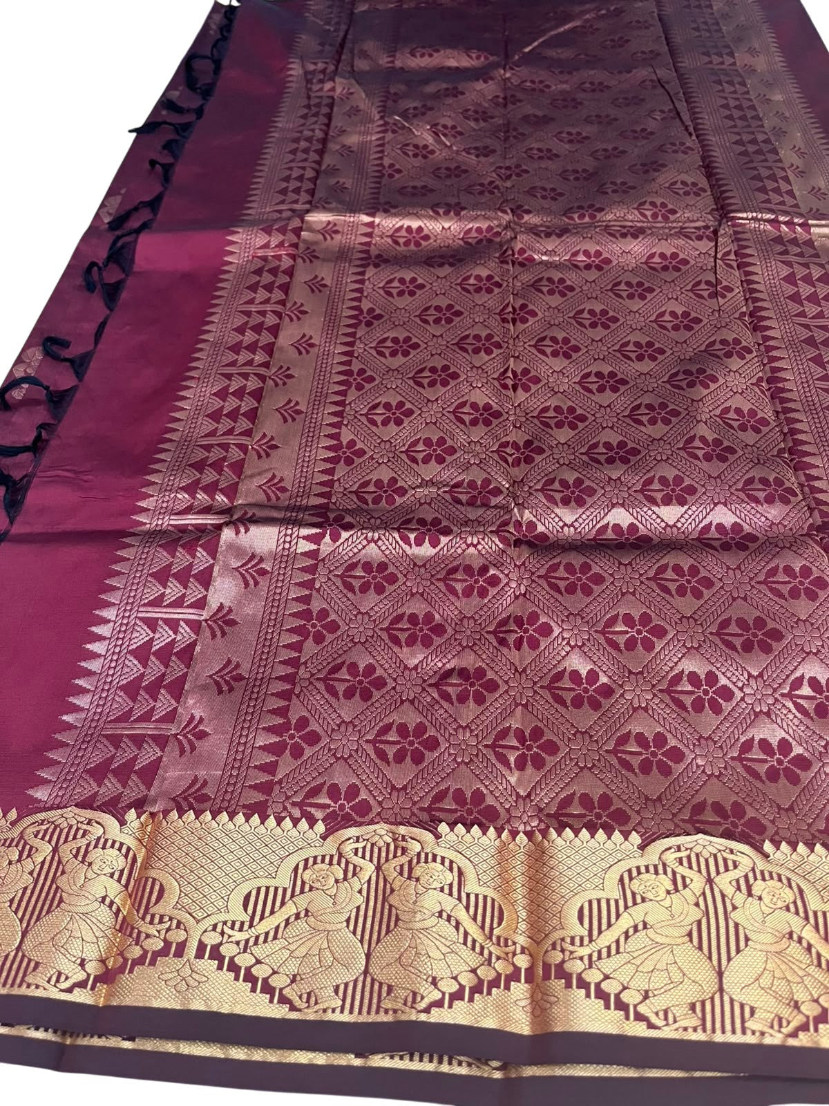 Southloom Silk Saree with Golden Zari Work On Body And Border In Magenta SL554