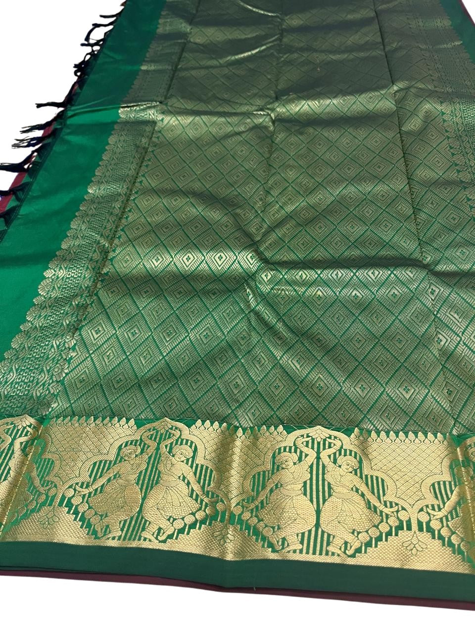 Southloom Silk Saree with Golden Zari Work On Body And Border In Maroon SL554