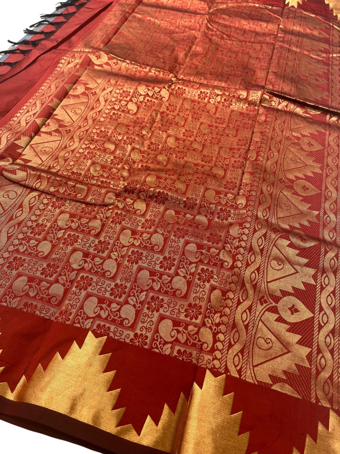 Southloom Silk Saree with Golden Temple Work On Body And Border In Grey SL559