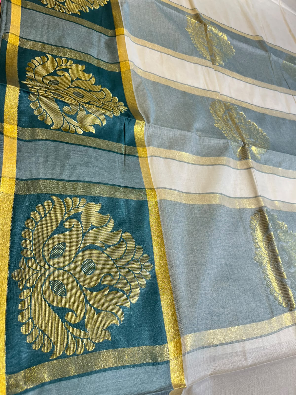 Southloom Kerala Cotton Saree with Green Borders SL620
