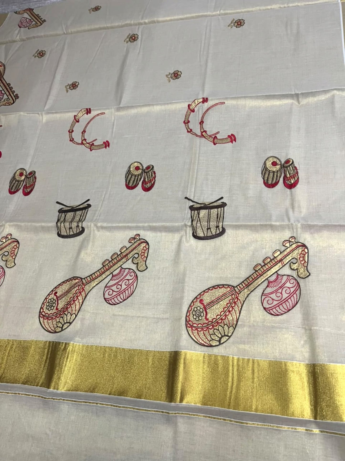 Southloom Kerala Tissue Brown&Red Veena Embroidery Saree SL302