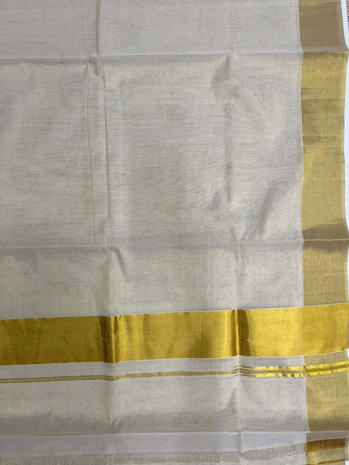 Southloom Super Premium Balaramapuram Handloom Tissue Saree Chutti Kara with Gold Kasavu and Gold Border In 3 Inch
