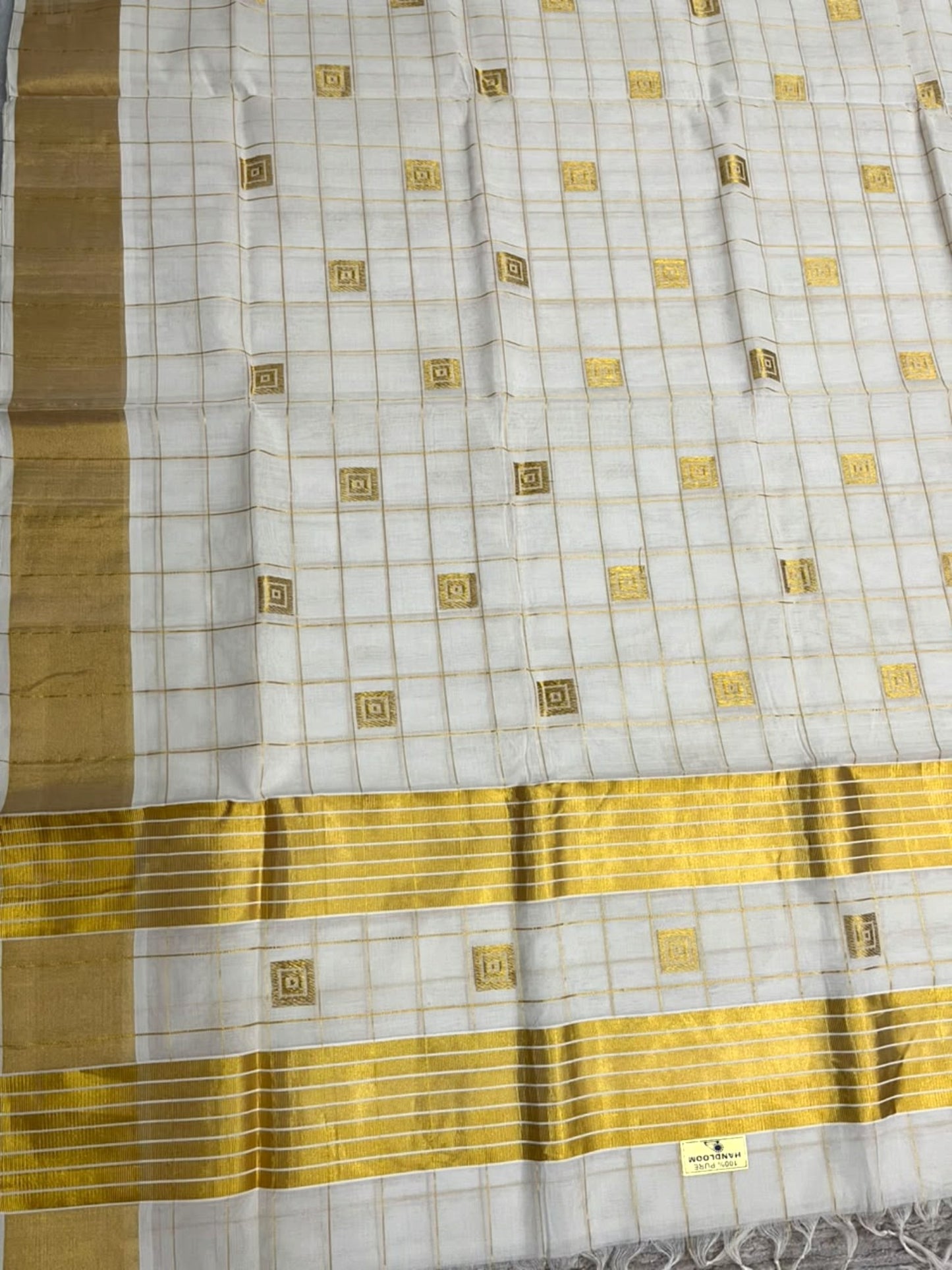 Southloom Super Premium Balaramapuram Handloom Cotton Check Saree With Golden Butta Works on Body and Borders