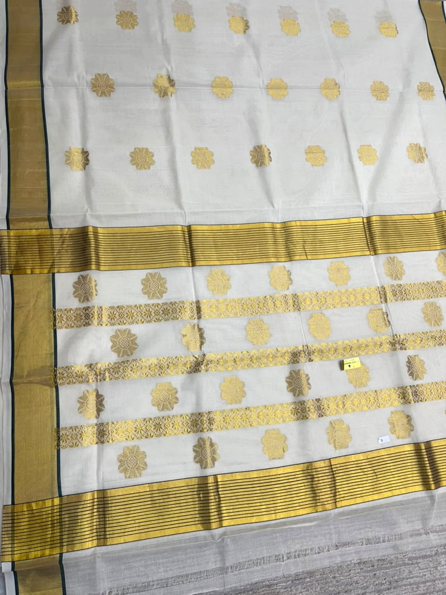 Southloom Super Premium Balaramapuram Handloom Cotton Saree with Golden Butta Works on Body and Borders In Green
