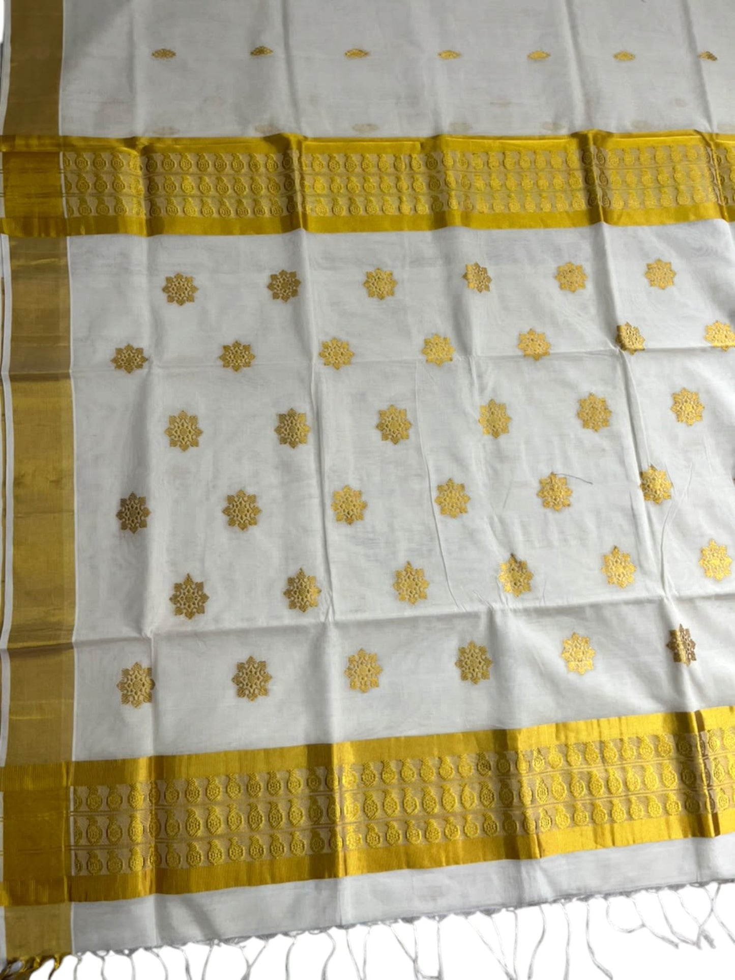 Southloom Super Premium Balaramapuram Handloom Cotton Saree With Golden Butta Works on Body And Borders