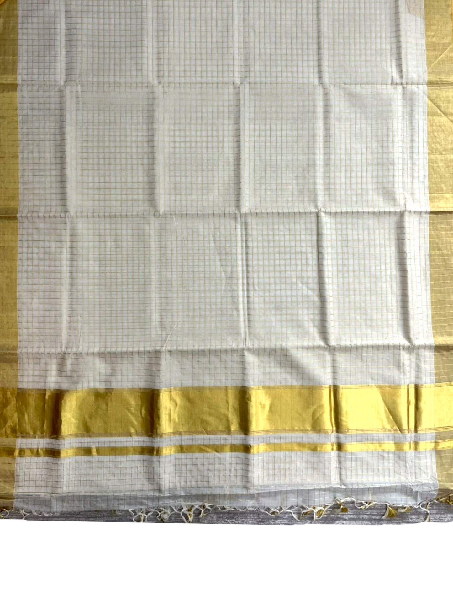Southloom Super Premium Balaramapuram Handloom Cotton Check Saree with  Gold Kasavu on Border In 1/2 Inch