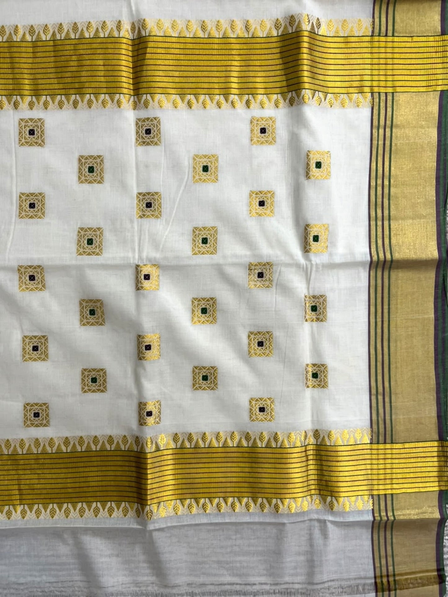 Southloom Super Premium Balaramapuram Handloom Cotton Saree With Green&Purple Butta Works on Body And Green &Purple Lines Borders
