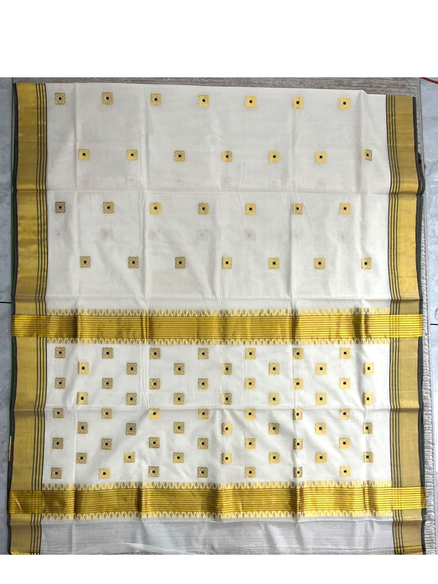Southloom Super Premium Balaramapuram Handloom Cotton Saree With Green&Purple Butta Works on Body And Green &Purple Lines Borders