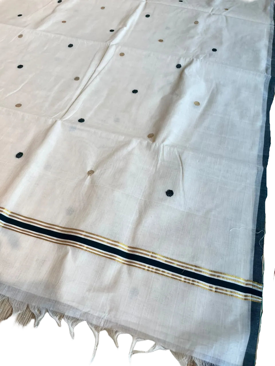 Southloom Kerala Cotton Handloom Saree With Green And Gold Polka Dot On The Body SL629