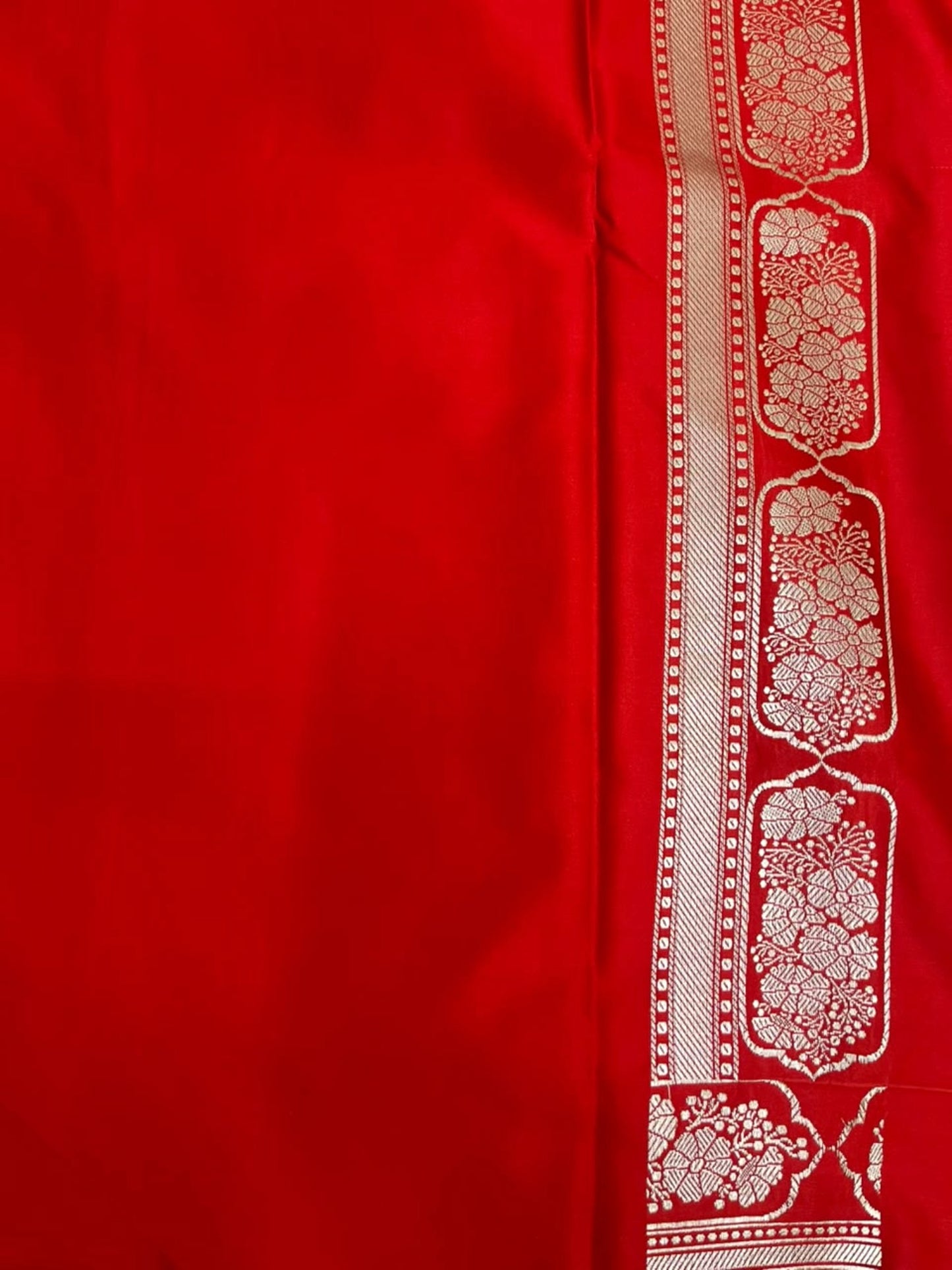 Southloom Satin Banarasi Silk Saree with Woven Work on Body And Borders In Red