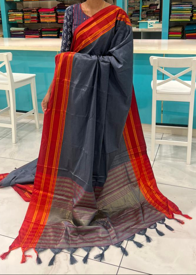 Southloom Gadwal Border Cotton Base Narayanpet Saree with in Grey and Red SL265