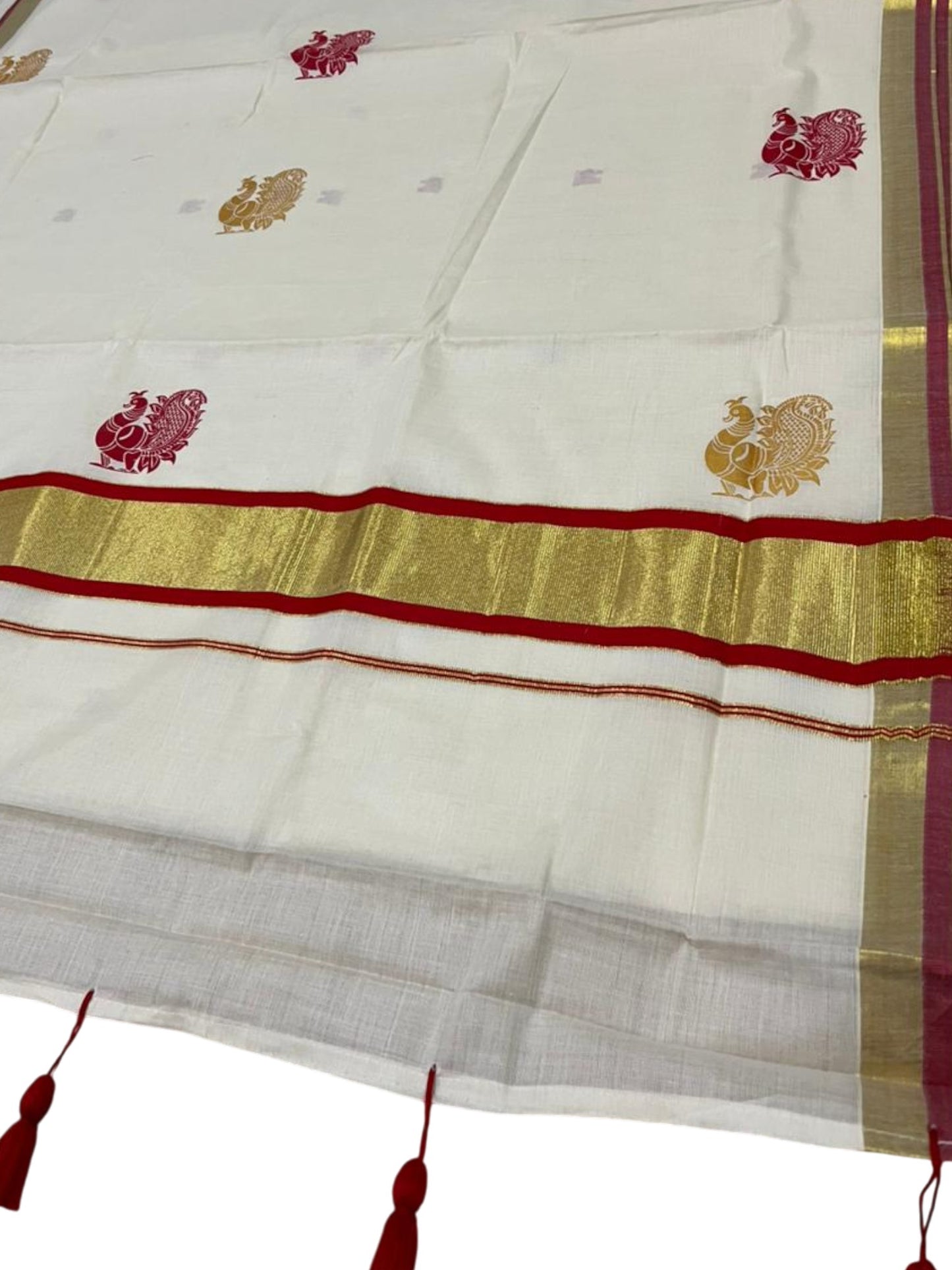 Southloom Pure Cotton Kerala Saree with Digital Print On The Body In Red With Gold Kasavu Border SL367