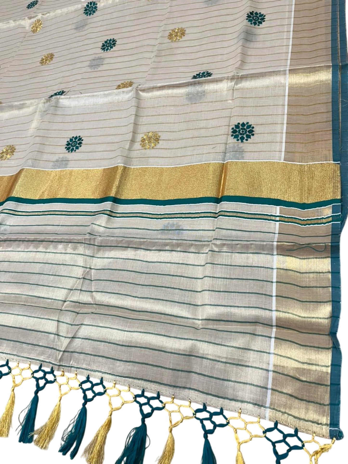 Kerala Tissue Lines Saree With Floral Embroidery Work on The Body SL312