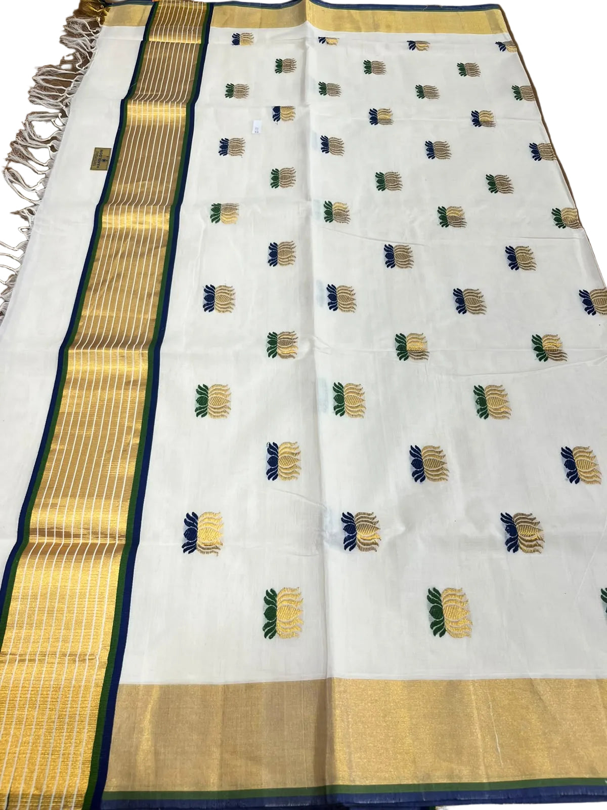 Southloom Kerala Premium Cotton Handloom Saree With Lotus Design On The Body With Blue and Green Borders SL624