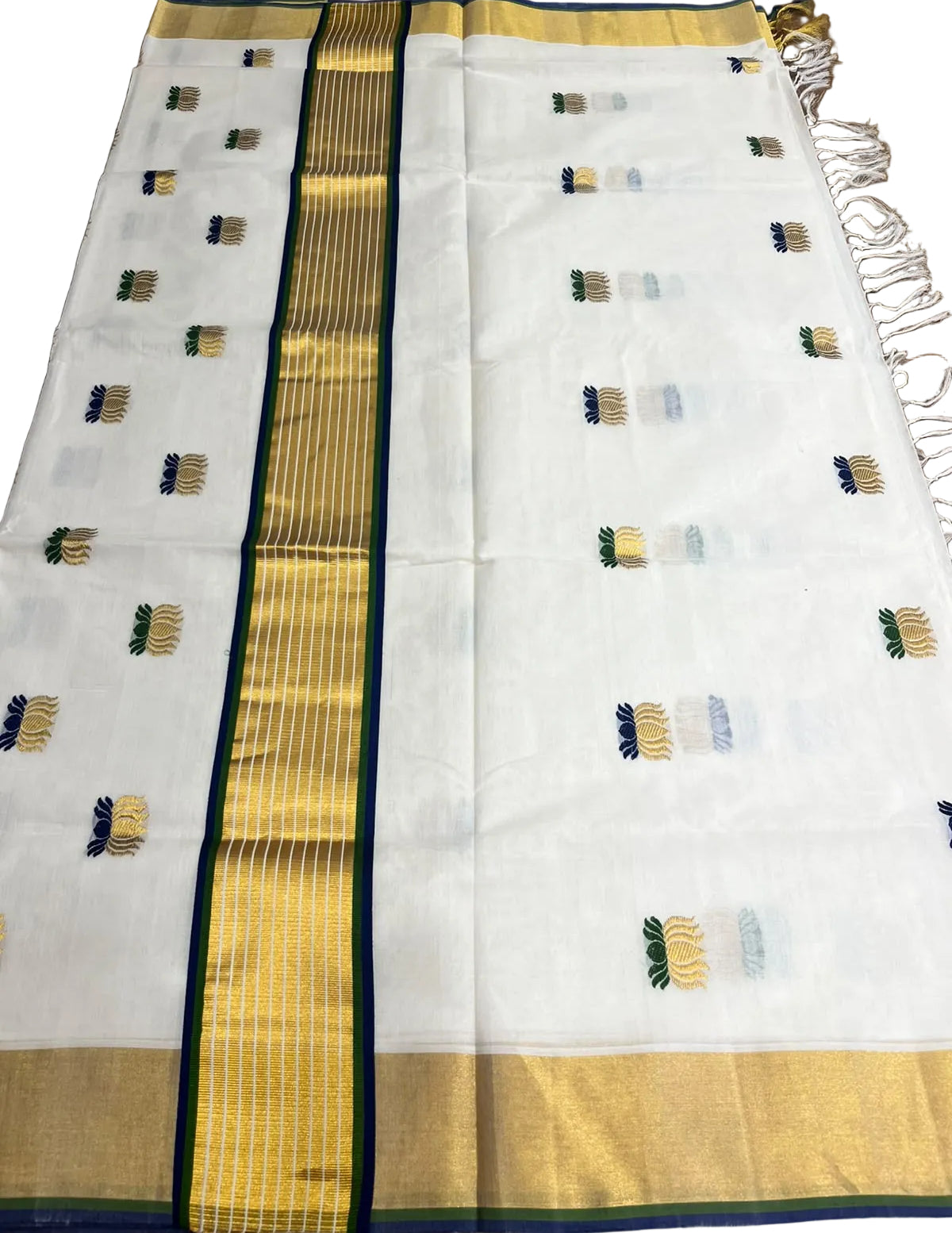 Southloom Kerala Premium Cotton Handloom Saree With Lotus Design On The Body With Blue and Green Borders SL624