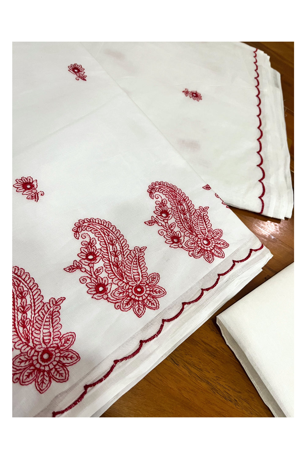 Southloom Cotton Pure White Saree with Red Woven Works on Body (2023 Christmas Special Saree)