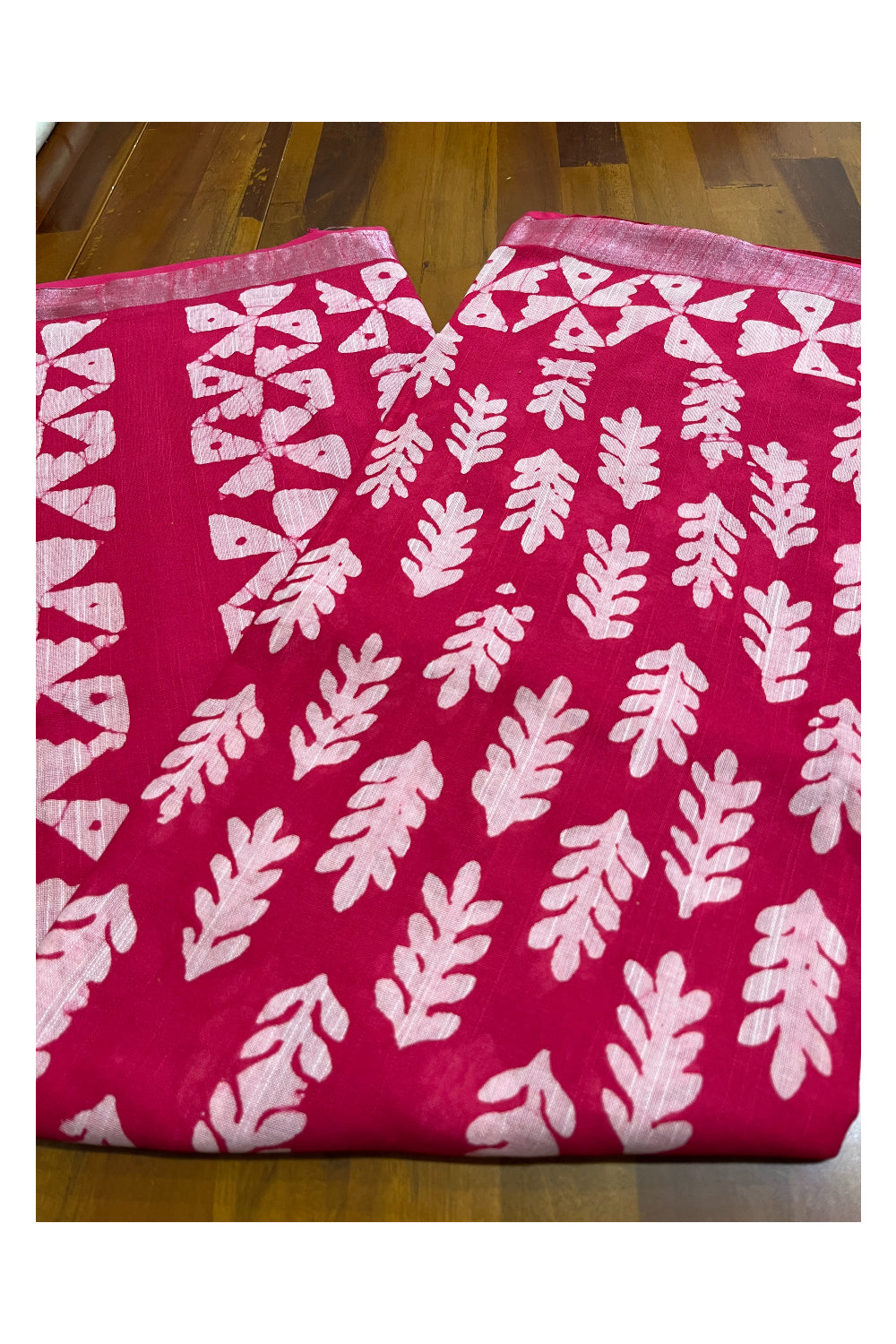 Southloom Linen Dark Pink Designer Saree with Floral Prints