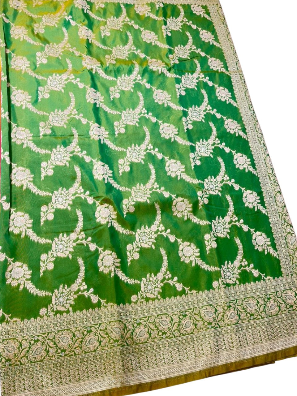 Southloom Pure Banarasi Silk Saree with Woven Work on Body and Borders (Green)
