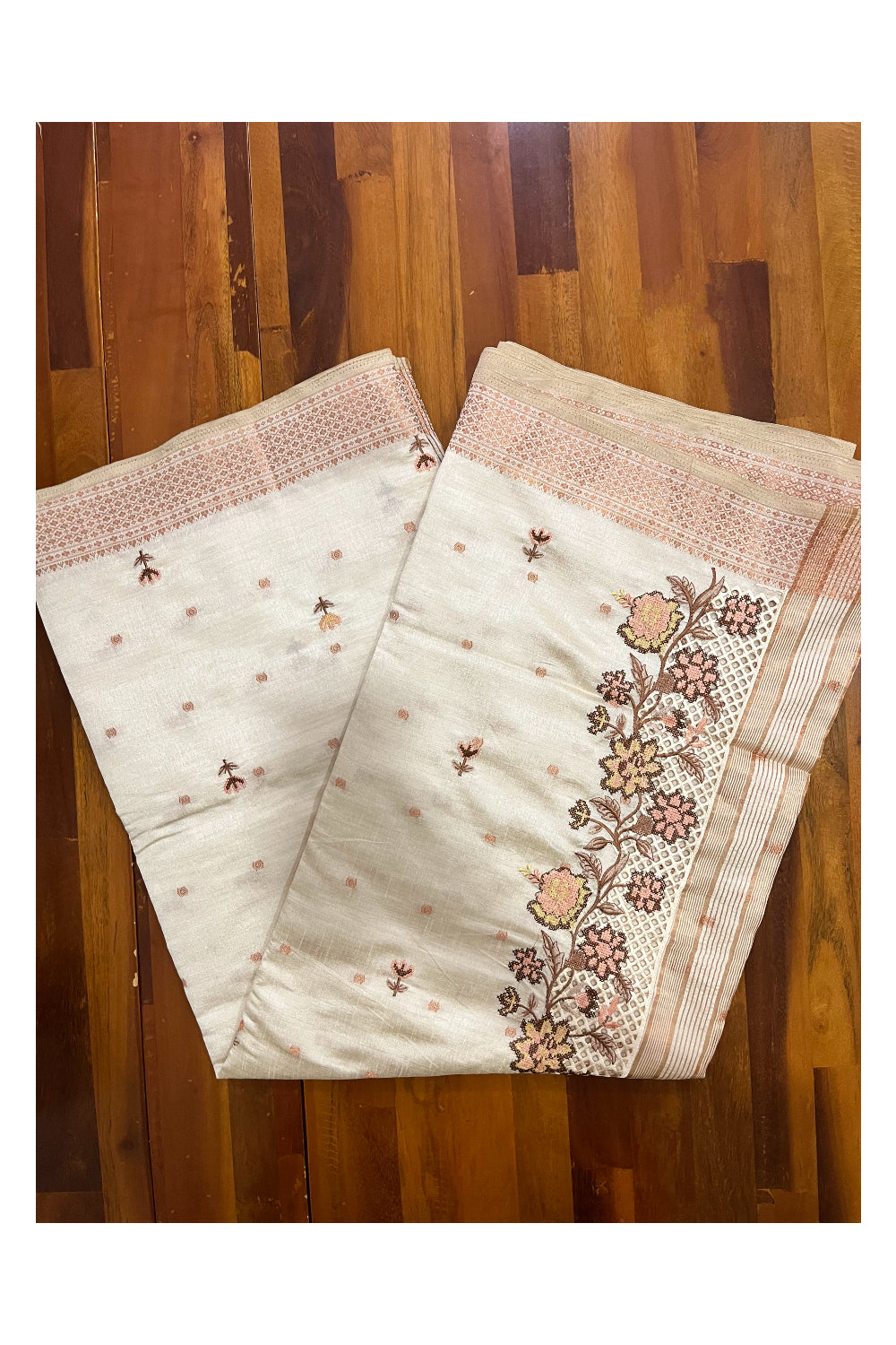 Southloom Off White Thread Work Cotton Saree with Hacoba Floral Designs on Munthani