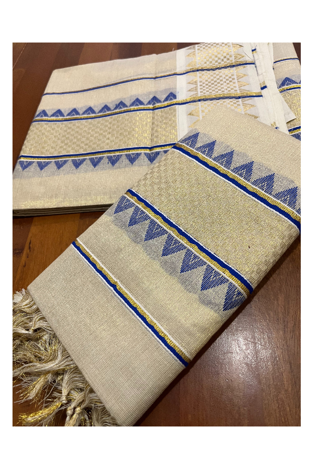 Tissue Kerala Single Set Mundu with Blue Temple Woven Works on Border 2.80 Mtrs