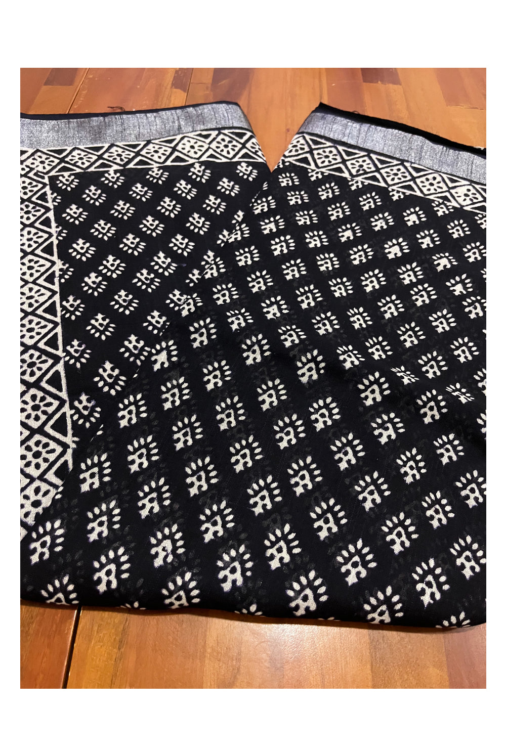 Southloom Designer Printed Black Linen Saree