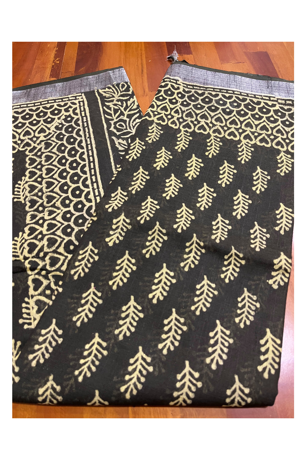 Southloom Linen Green Designer Saree with Floral Prints