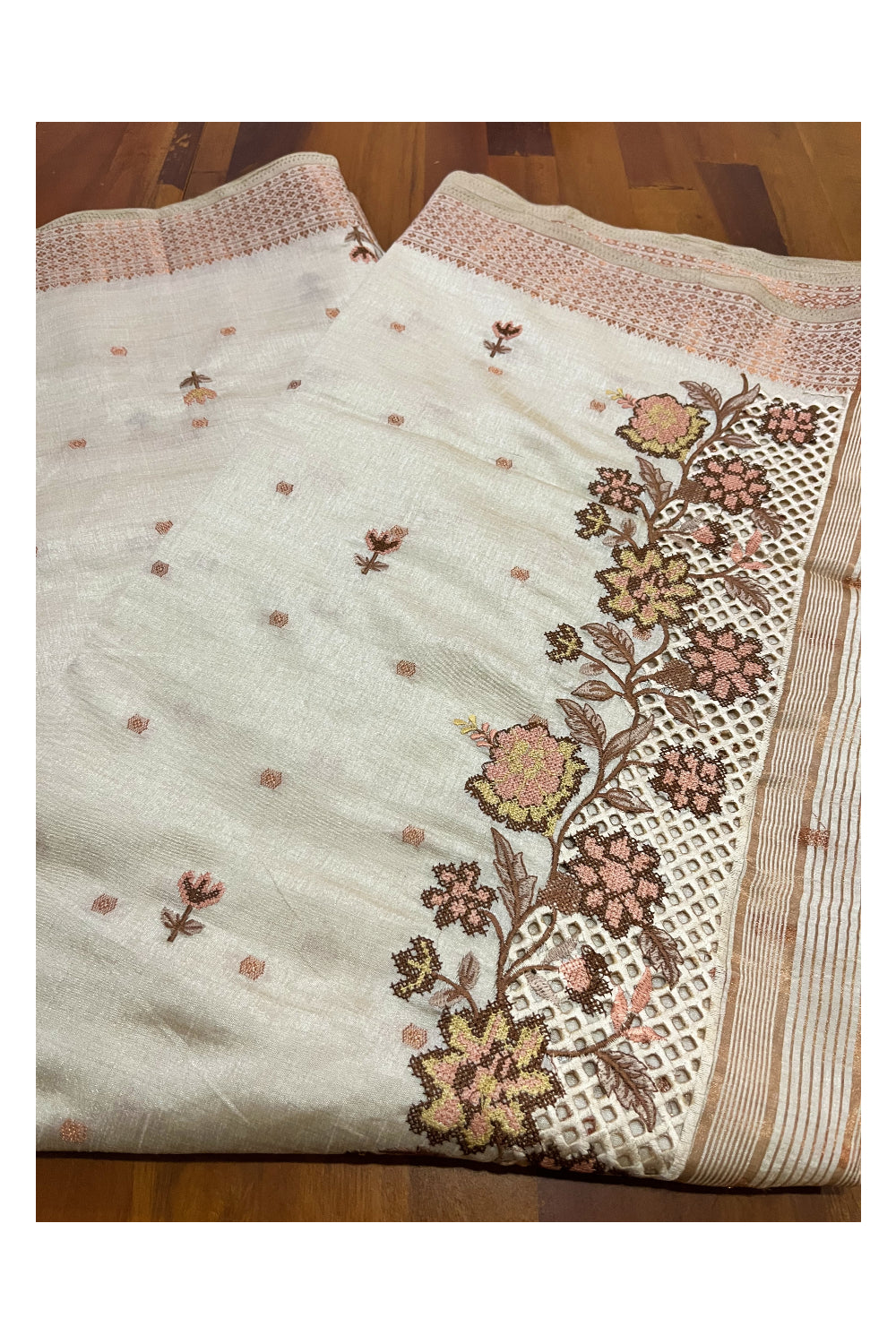 Southloom Off White Thread Work Cotton Saree with Hacoba Floral Designs on Munthani