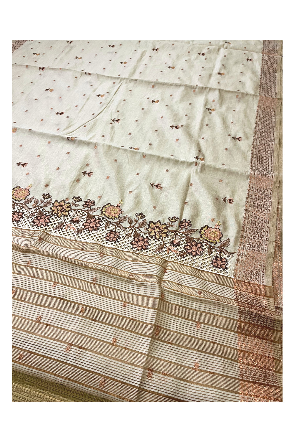 Southloom Off White Thread Work Cotton Saree with Hacoba Floral Designs on Munthani