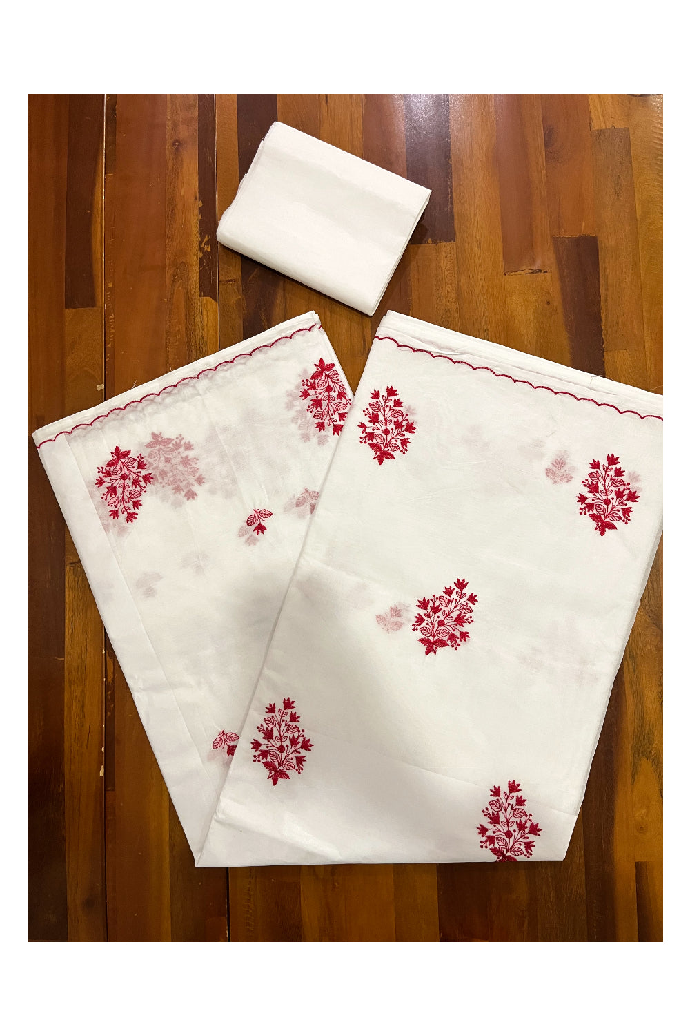 Southloom Cotton Pure White Saree with Red Woven Works on Body (2023 Christmas Special Saree)