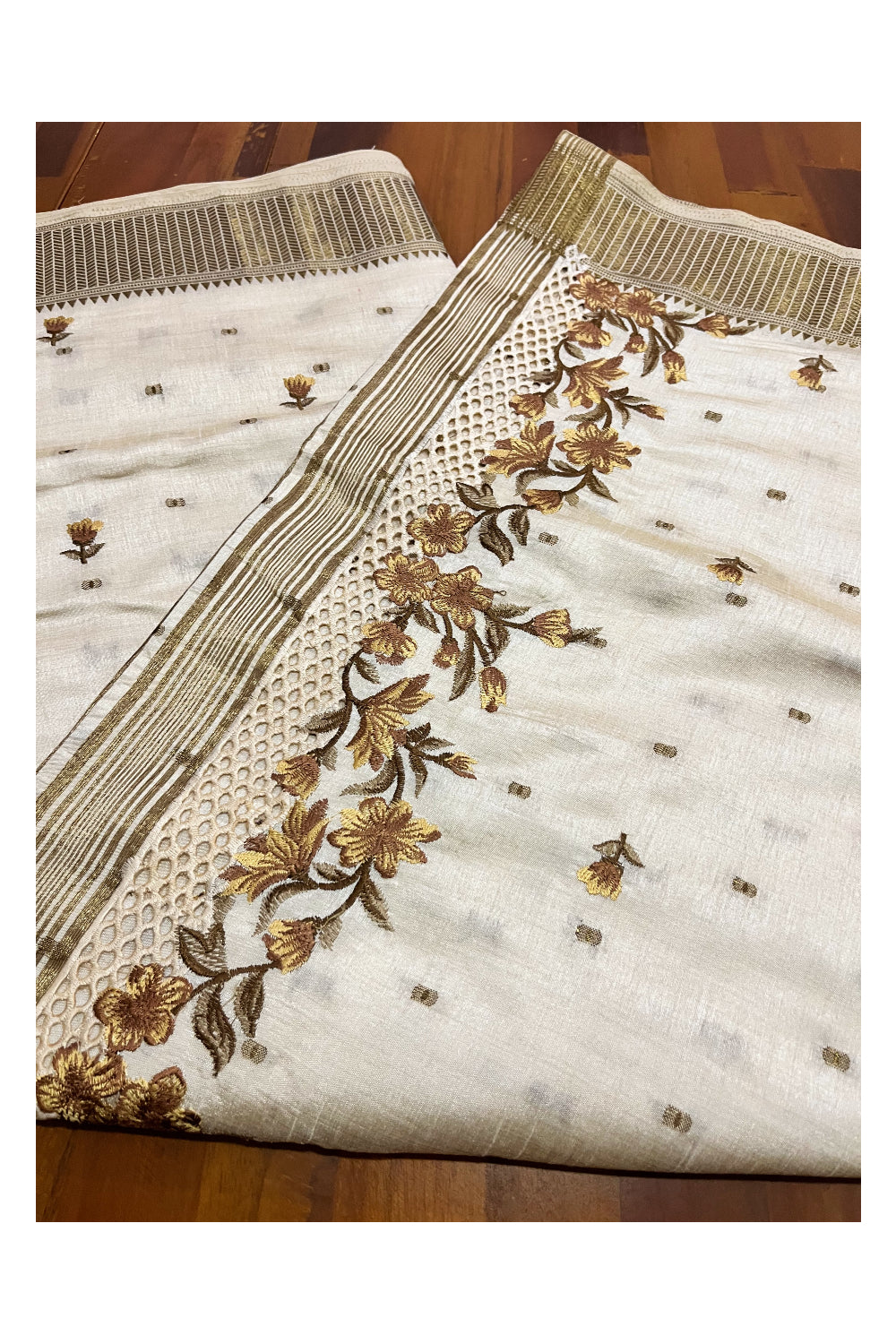 Southloom Off White Thread Work Cotton Saree with Hacoba Floral Designs on Munthani