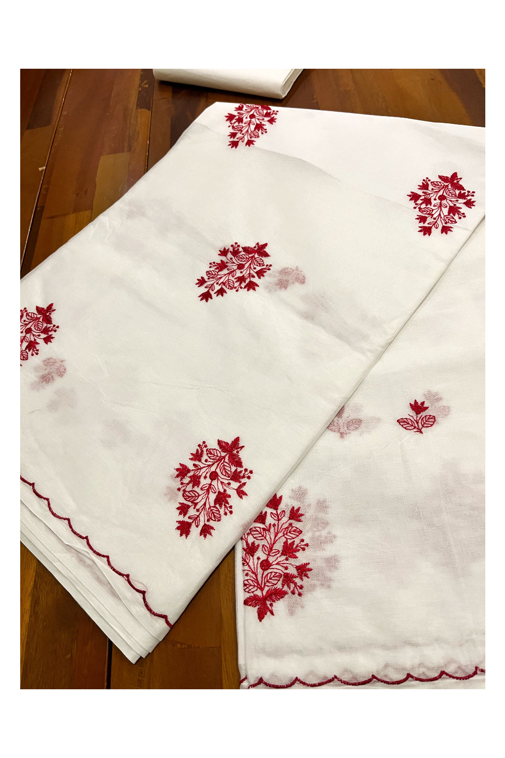 Southloom Cotton Pure White Saree with Red Woven Works on Body (2023 Christmas Special Saree)