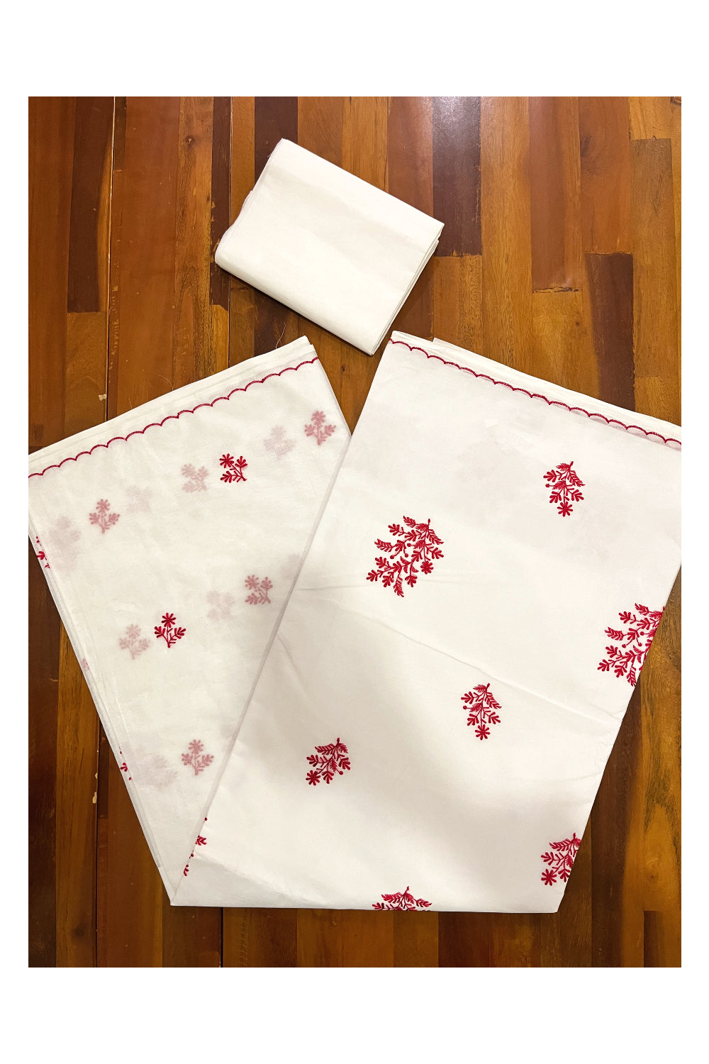 Southloom Cotton Pure White Saree with Red Woven Works on Body (2023 Christmas Special Saree)