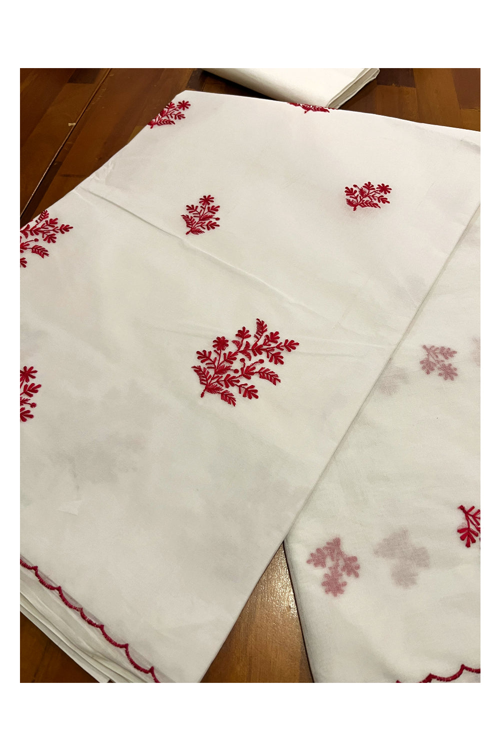 Southloom Cotton Pure White Saree with Red Woven Works on Body (2023 Christmas Special Saree)