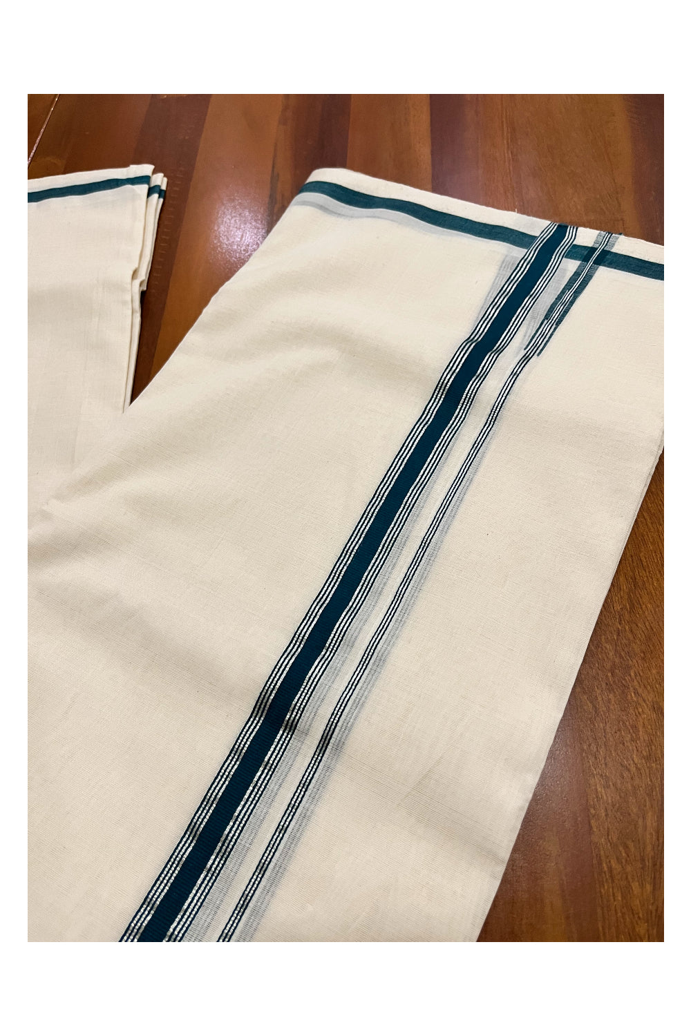 Southloom Premium Balaramapuram Unakkupaavu Handloom Silver Kasavu and Green Border Mundu (South Indian Kerala Dhoti)