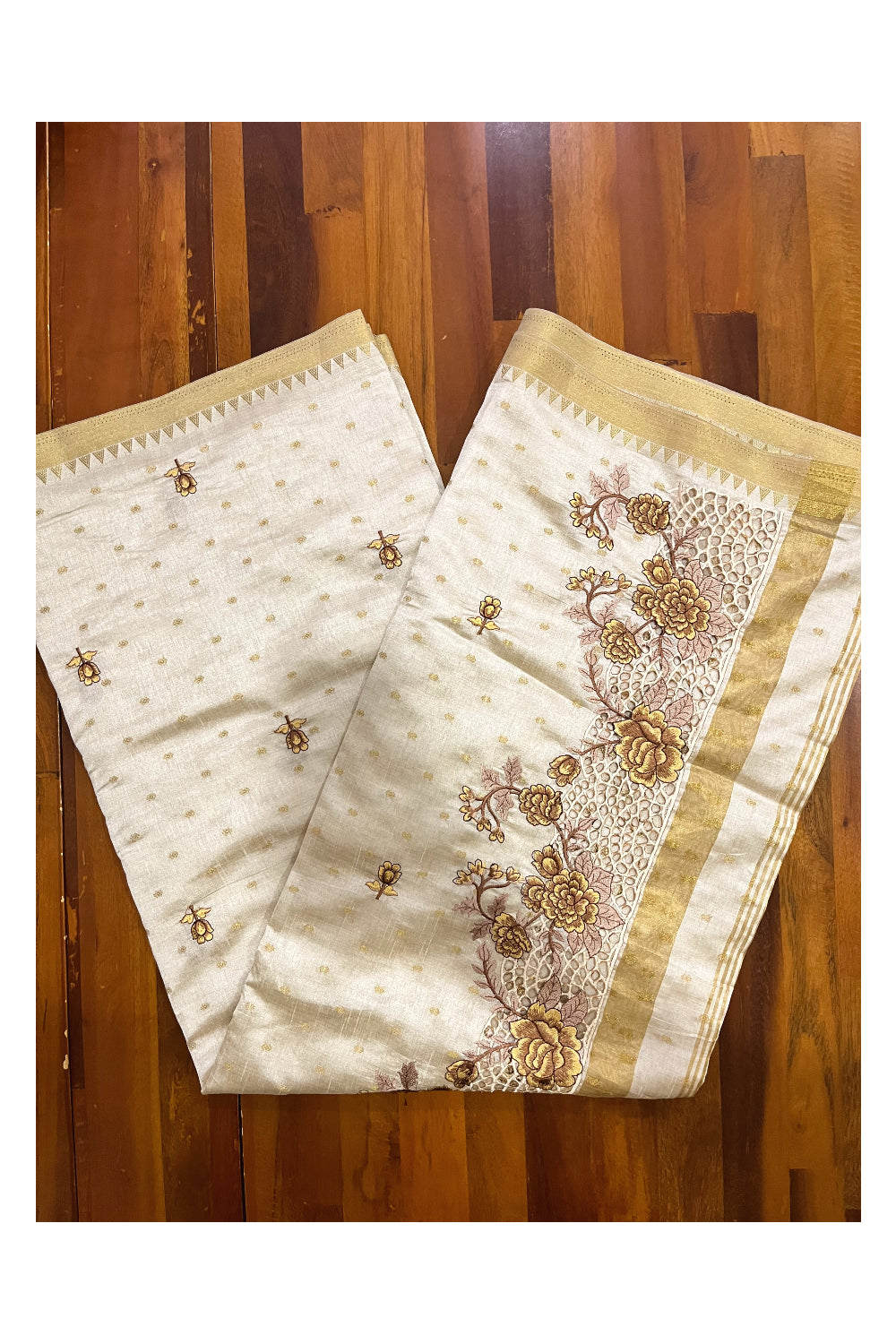 Southloom Off White Thread Work Cotton Saree with Hacoba Floral Designs on Munthani