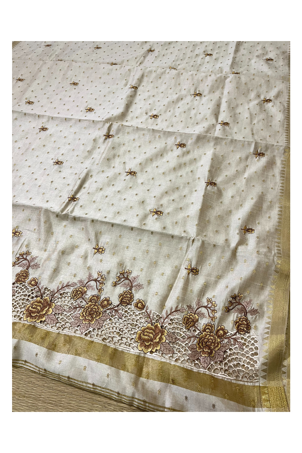 Southloom Off White Thread Work Cotton Saree with Hacoba Floral Designs on Munthani