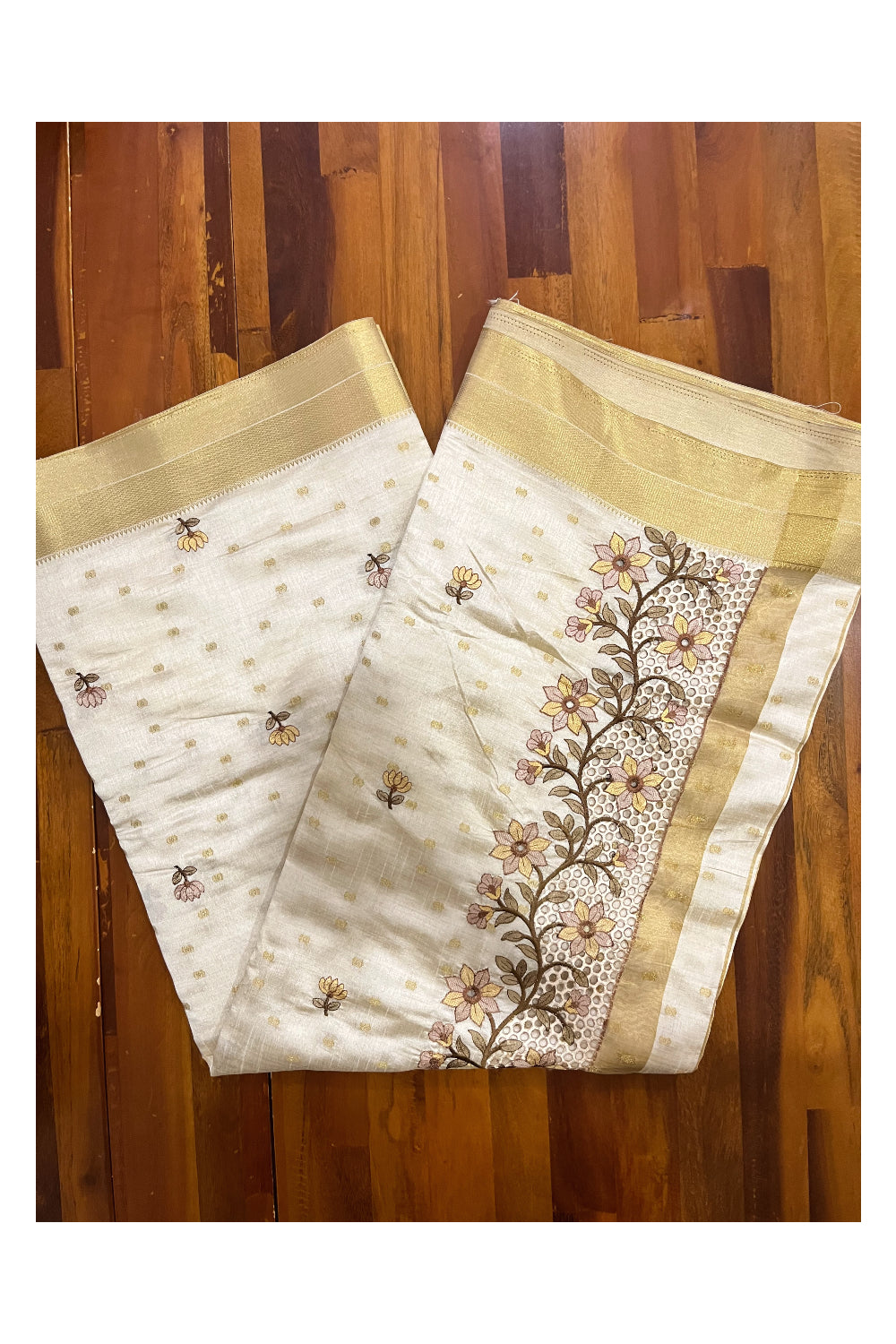 Southloom Off White Thread Work Cotton Saree with Hacoba Floral Designs on Munthani