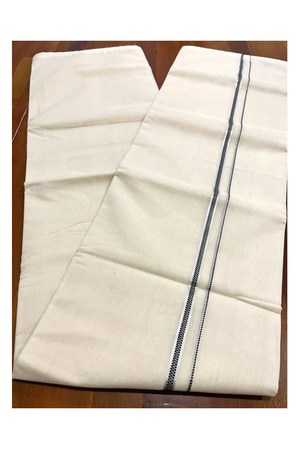 Southloom Premium Balaramapuram Unakkupaavu Handloom Silver Kasavu and Black Design Border Mundu (South Indian Kerala Dhoti)